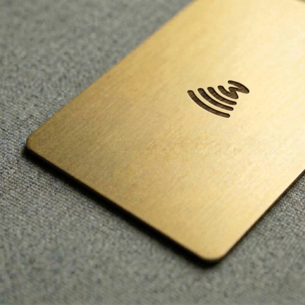 WaveTag pozłacana wizytówka metalowa